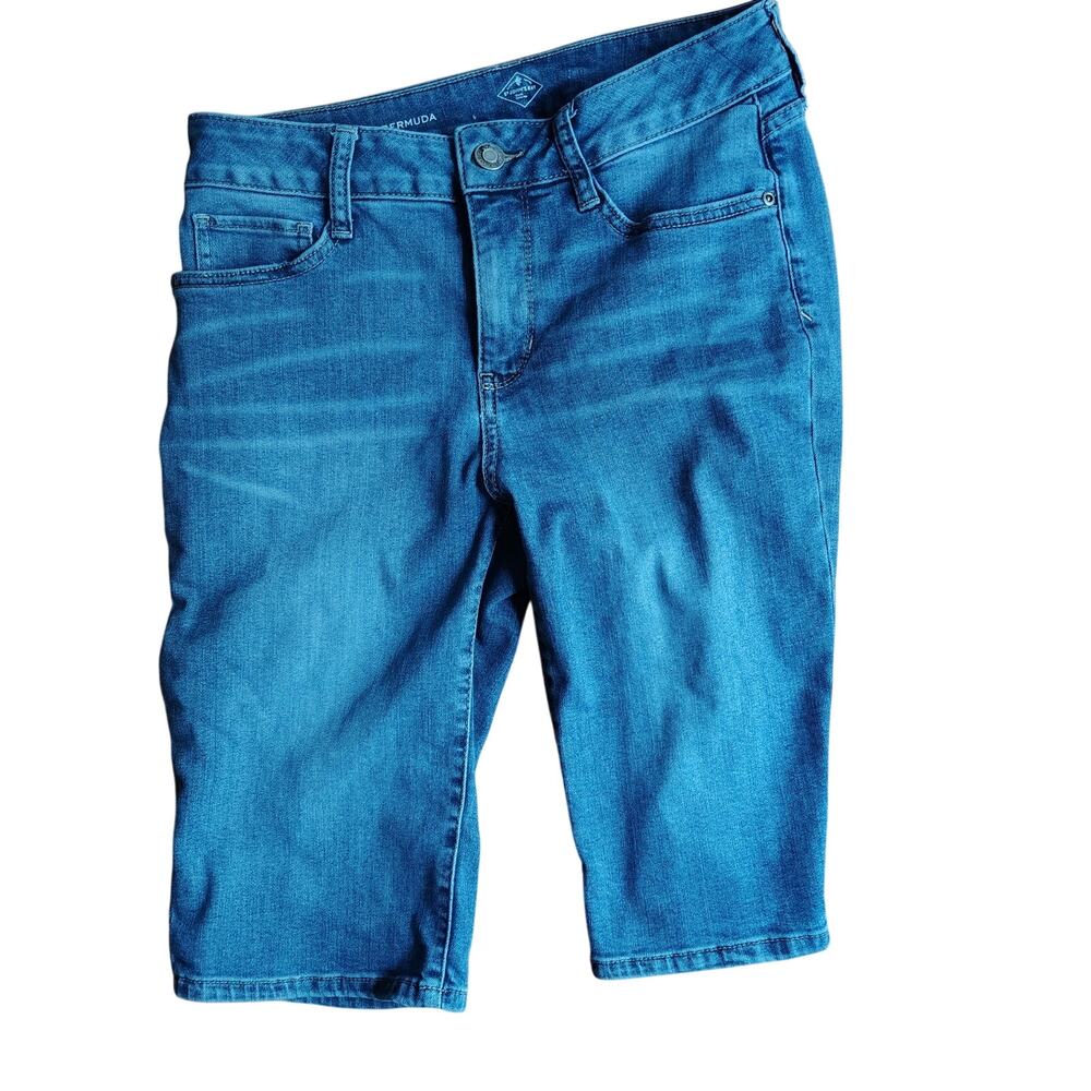 St. John’s Bay Bermuda Shorts Women’s Size 6 – Stretch Cotton Blend